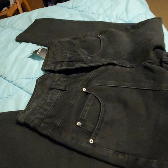 Jeans - Picture 2 of 5